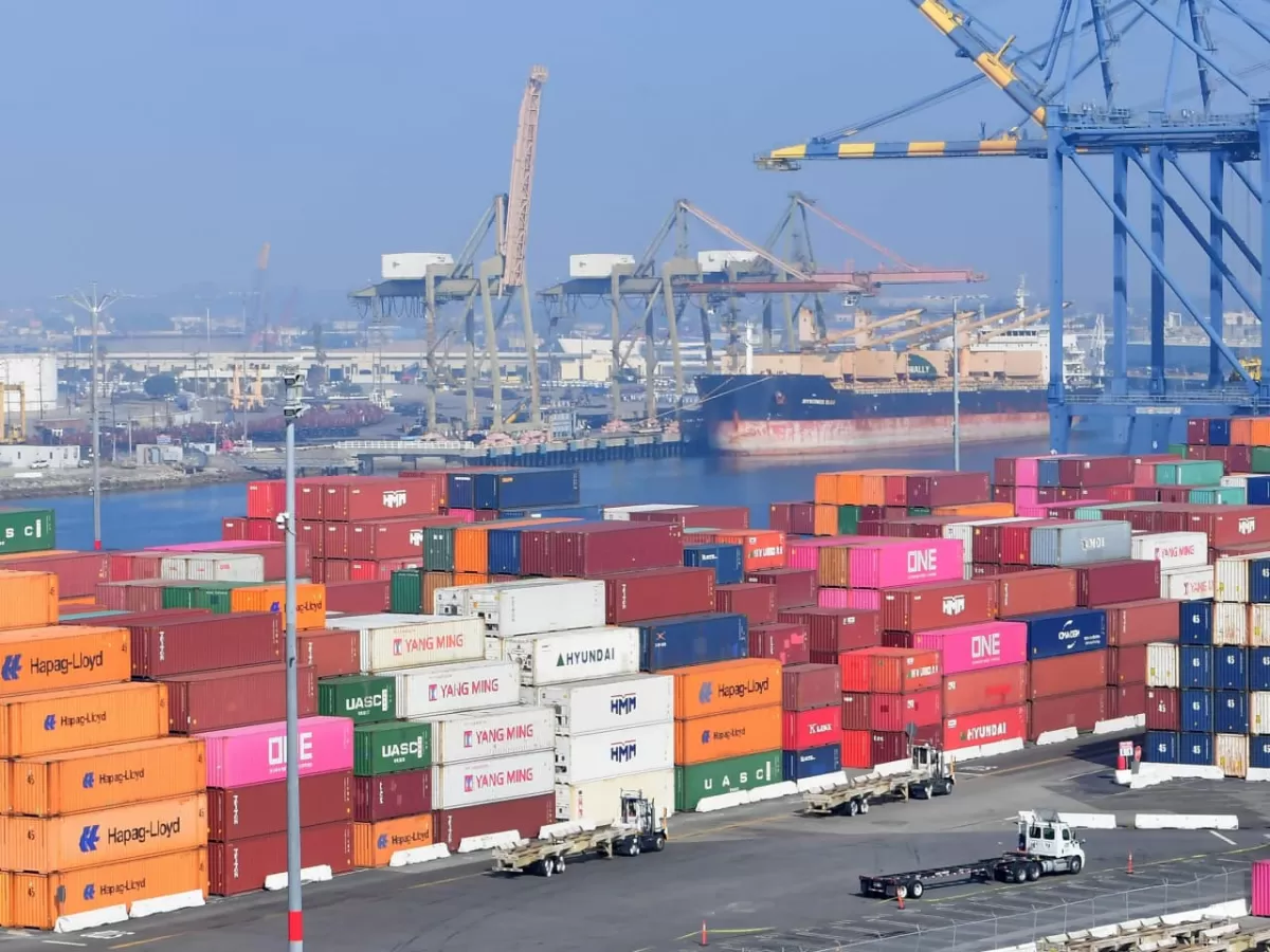 图1–全球港口货物运输的发展趋势与挑战–全球国际货物运输