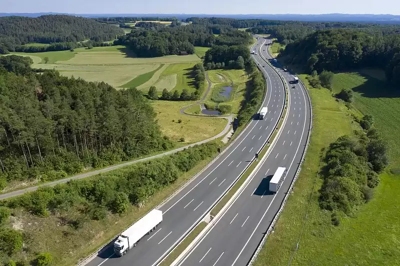 图2–中国公路货运的“五化”破局：从车轮上的竞争到价值链的重塑–全球国际货物代理有限公司