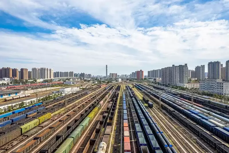 图1–不用求人！揭秘铁路“金牌管家”：一张合同，从家门直送客户门！–全球国际货物代理有限公司