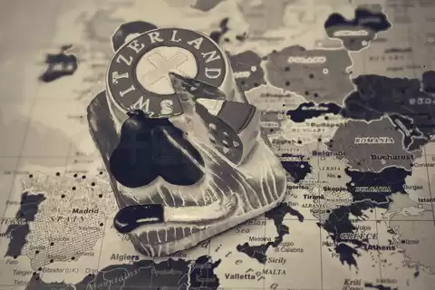 图1–地缘政治冲击下的全球贸易格局重塑–全球国际货物代理有限公司