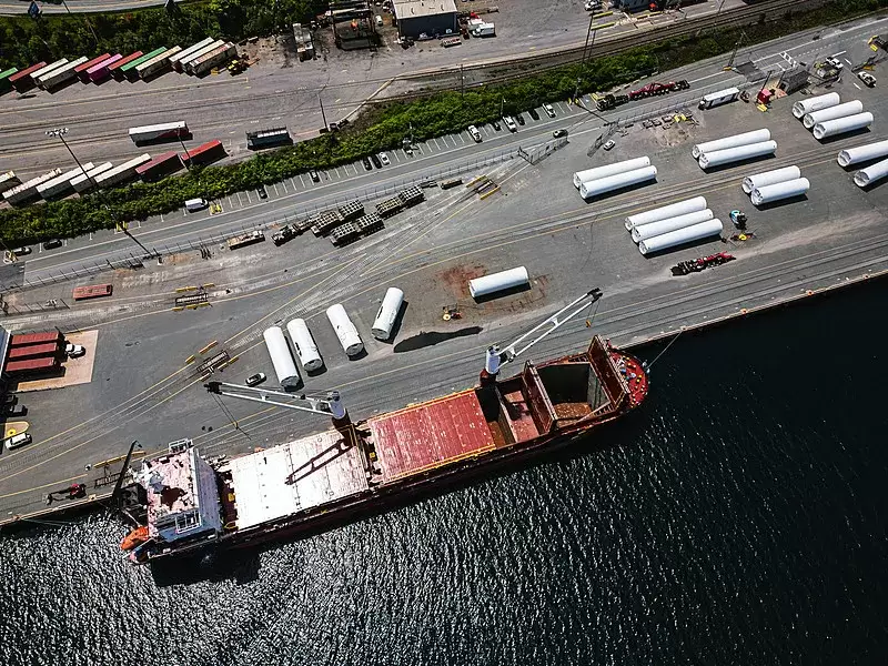 图2–地缘棋盘上的货运重构：2025年北美近岸回流与供应链韧性之战–全球国际货物代理有限公司