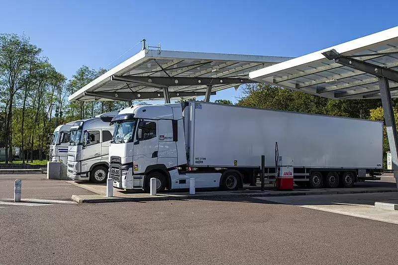 图1–12月公路货运成本深度剖析：运价走势与未来预测–全球国际货物运输