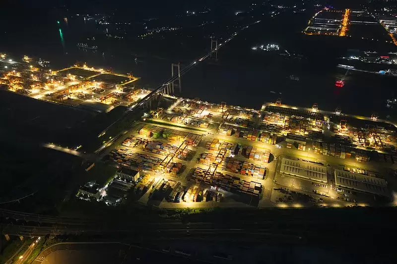 图1–国际航空货运迎来“峰值年”：重庆创纪录背后，全球市场暗流涌动–全球国际货物运输