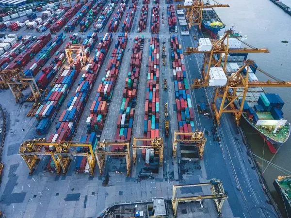 图1–国际海运市场年终博弈：低运价、高拥堵与规则重构的拉锯战–全球国际货物运输