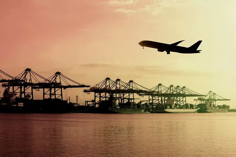 图1–全球货运市场十二月报：空运量创新高，海运仍绕行好望角，多重贸易新政即将落地–全球国际货物运输