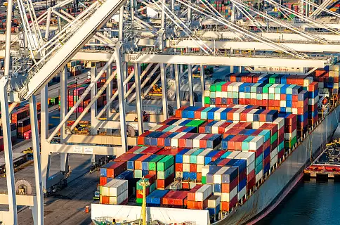 图2–全球货运市场十二月报：空运量创新高，海运仍绕行好望角，多重贸易新政即将落地–全球国际货物运输